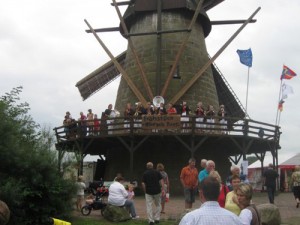 mensen op molen laar duitsland